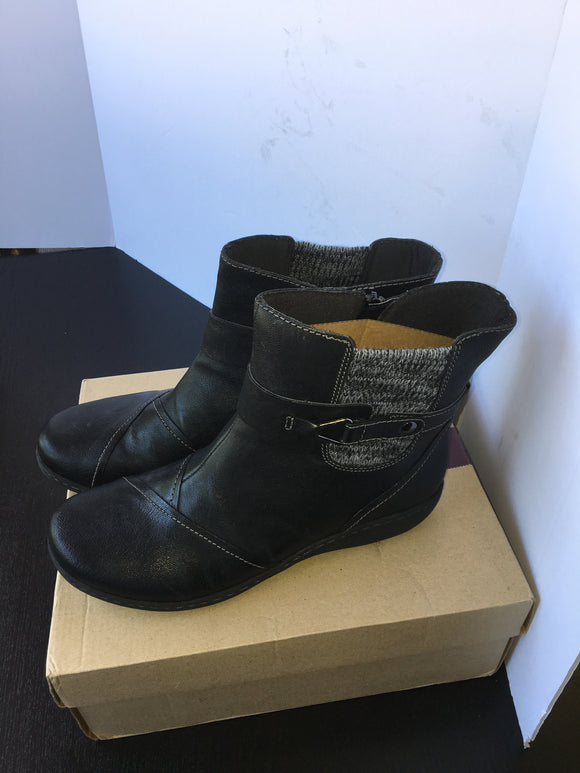 New Clark's Women Ankle Boots